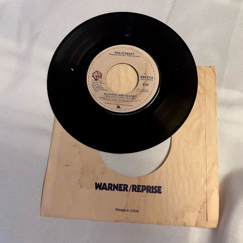 Warner Bros. Black Vinyl Record with Beige‎ Label